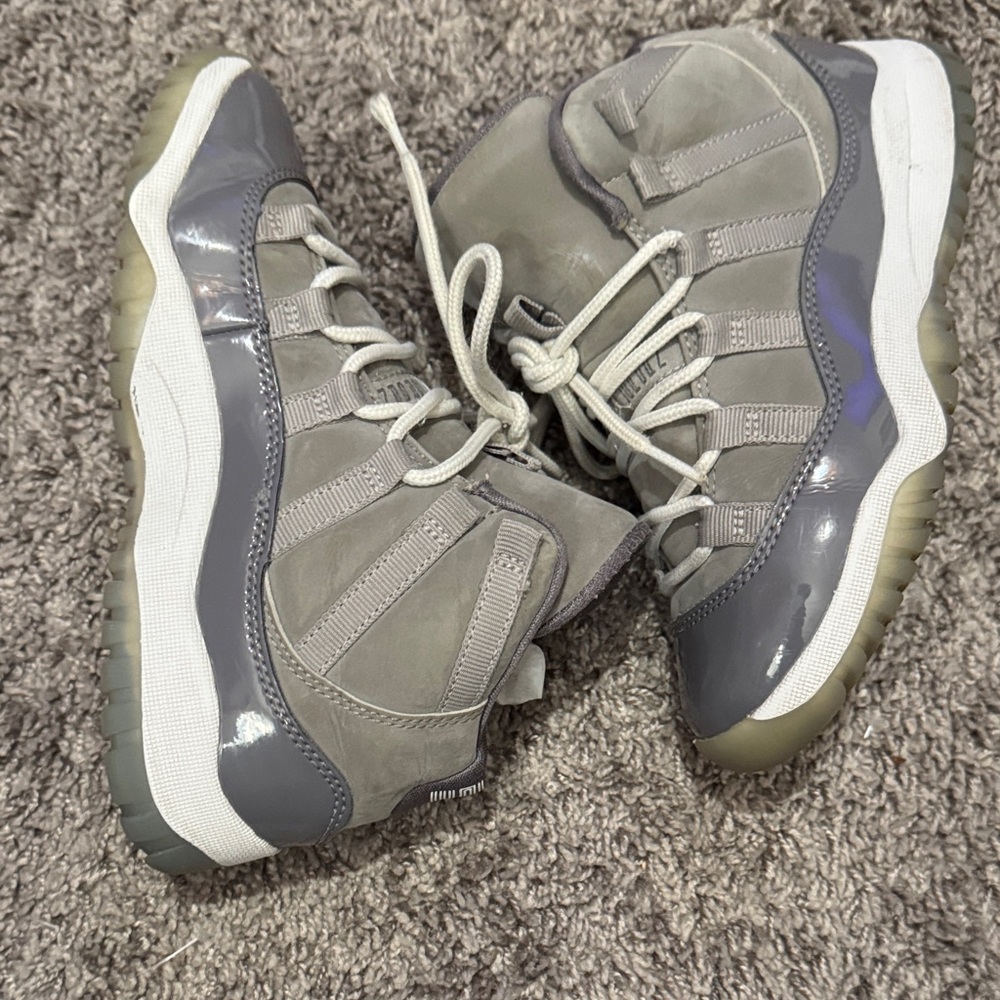 Jordan 11 Cool Grey - Picture 3 of 4